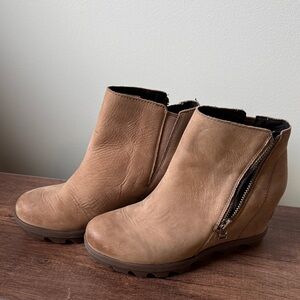 Sorel Wedge Brown Ankle Booties